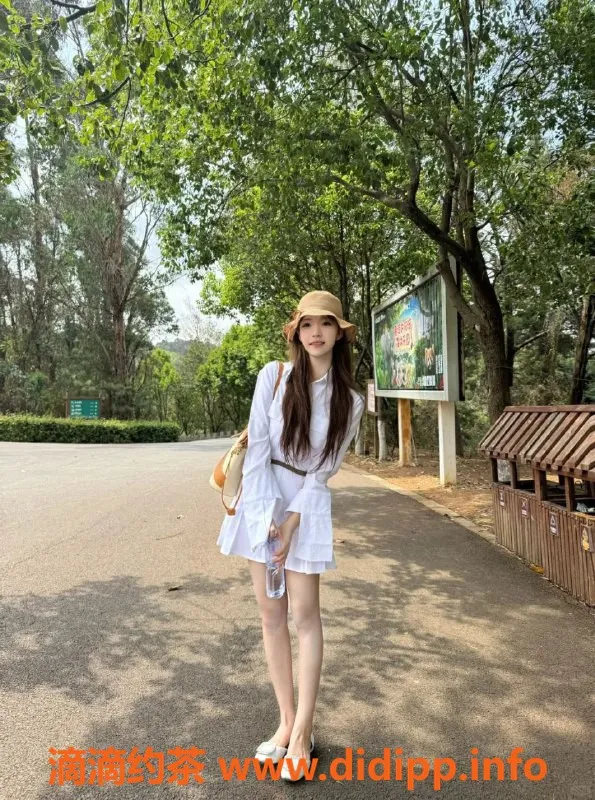 广州楼凤-海珠区财经大一学妹沐萱，20岁空降兼职