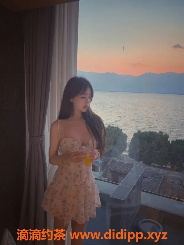 广州楼凤-海珠区财经大一学妹沐萱，20岁空降兼职