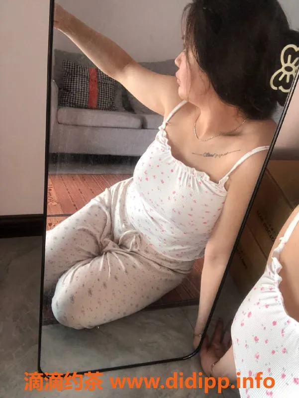 广州楼凤资源信息,天河茉茉少妇，诱人舌吻服务，优惠4P课费