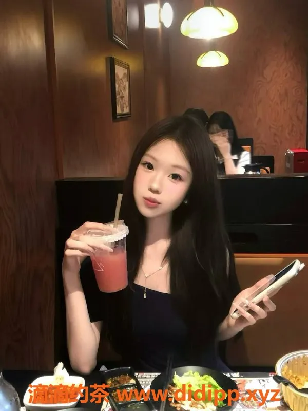 广州楼凤-广外大三小晴天，19岁，165cm，44斤，纯系天花板