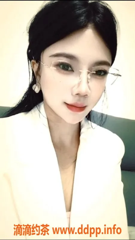 长沙楼凤-岳麓区柳柳，600p尽享舌吻与六九服务