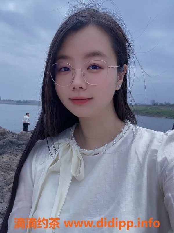 长沙楼凤-雨花区小鱼儿，400元激情服务等你体验！