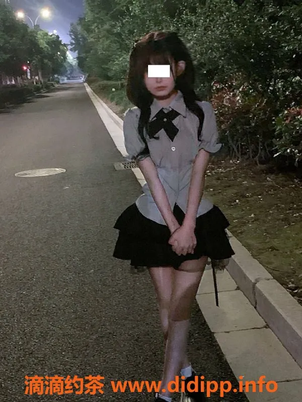 重庆楼凤-小小苏：高挑美人，温柔服务，值得一试！