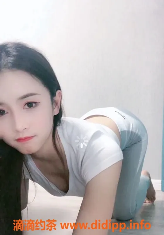 深圳楼凤-龙华区萌萌，25岁163cm，胸围36C超值服务