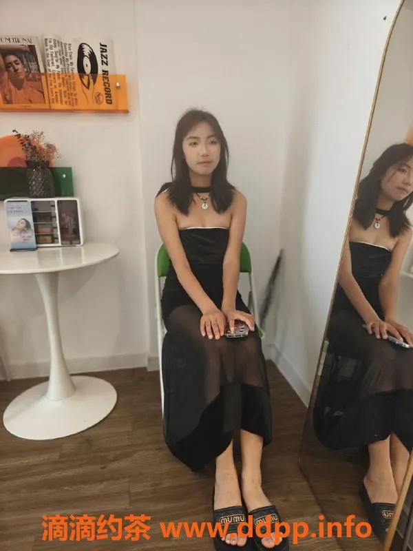 成都楼凤-成华区体育生果果，170CM大长腿，甜美可人