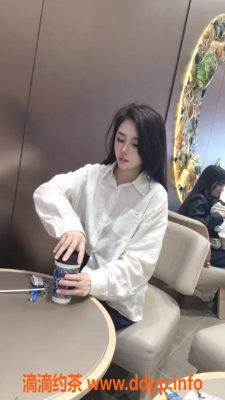 长沙楼凤-芙蓉区24岁迪雅，165cm身高，600元起服务