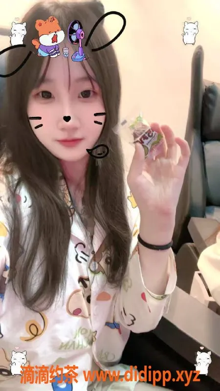 长沙楼凤-雨花区19岁小姐姐嘉嘉，身高163，胸围96，服务多样