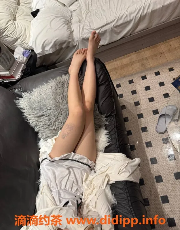 成都楼凤-成华区嫩妹桉桉，700p代聊服务等你体验