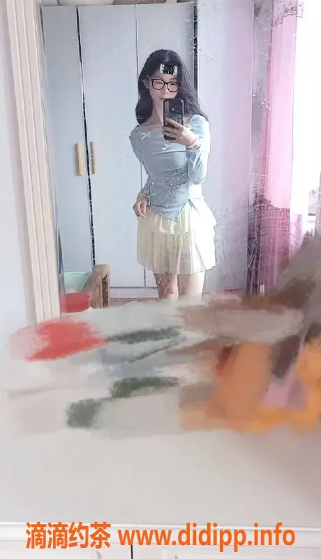 成都楼凤-成华区嫩妹桉桉，700p代聊服务等你体验