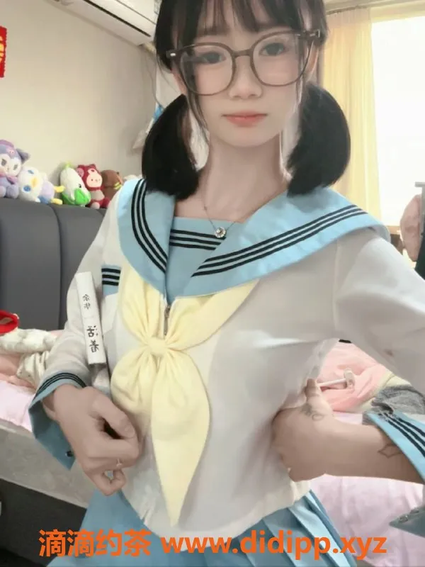 长沙楼凤-天心区小西 164cm 42kg 性感制服妹子服务