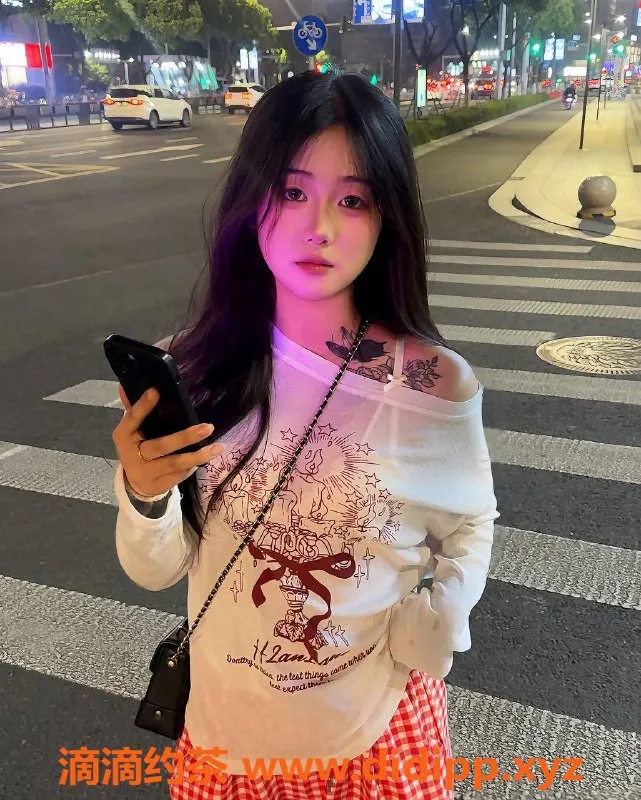 杭州楼凤-上城可乐嫩妹，800元体验多重服务