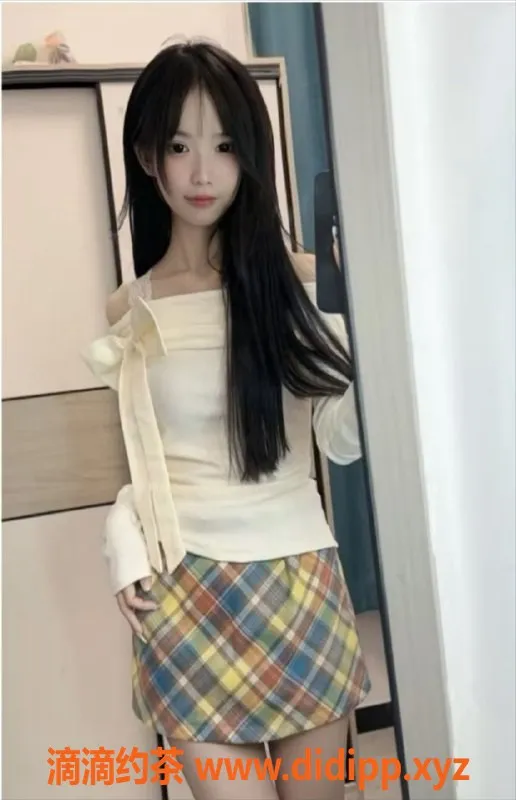 深圳楼凤-深圳龙岗18岁嫩妹灿灿，500元体验