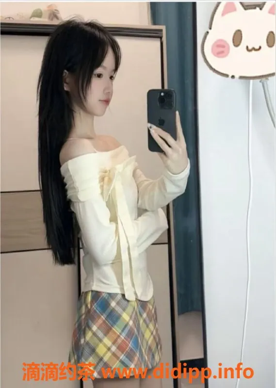 深圳楼凤资源信息,深圳龙岗18岁嫩妹灿灿，500元体验