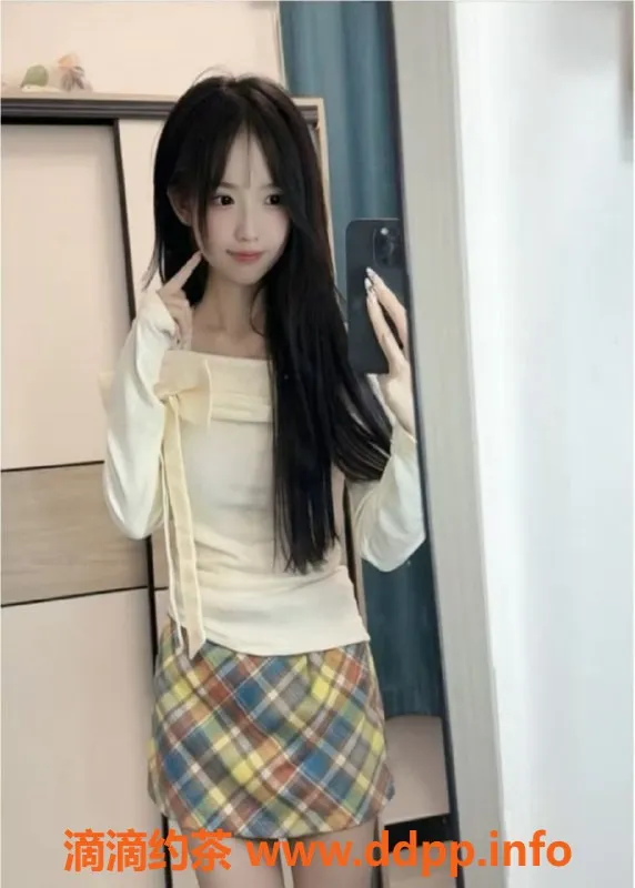 深圳楼凤-深圳龙岗18岁嫩妹灿灿，500元体验