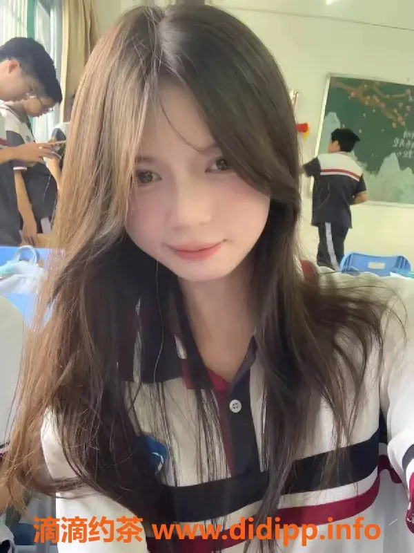 成都楼凤-成华区小雨，175冷白皮新手，颜值超高