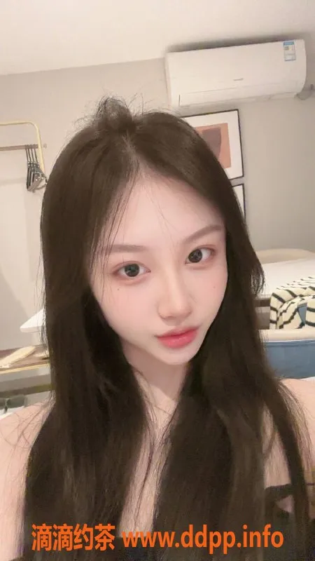 广州楼凤-天河嫩妹贝贝，验证视频可约，900元一次