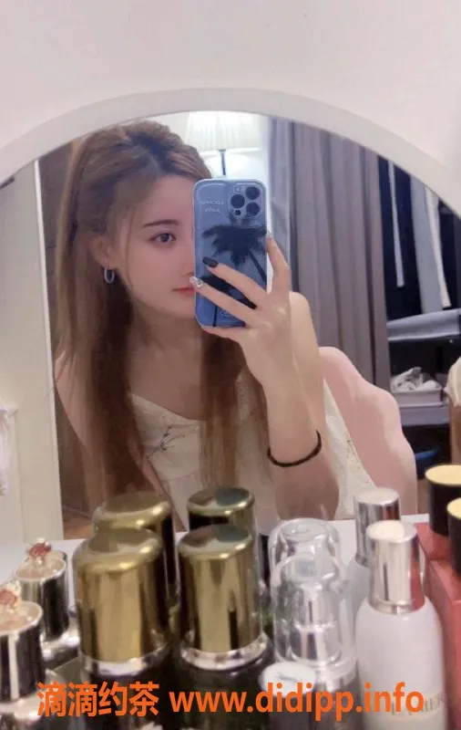上海楼凤-徐汇陈司瑶，174身高C罩杯，1200起约