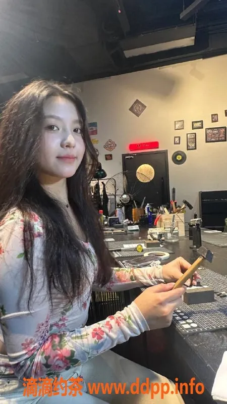 深圳楼凤-宝安小叮当，24岁，160cm，34C，茶水费400元