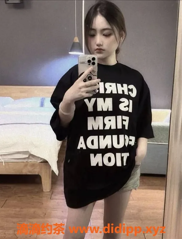 成都楼凤-成华区18岁白嫩妹子，C罩杯服务热情