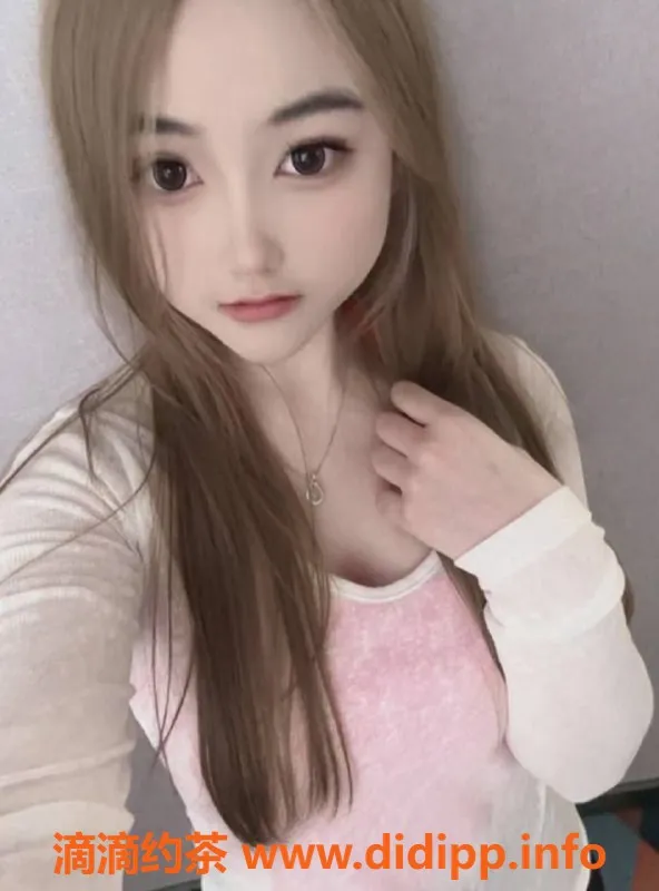 成都楼凤-成华区18岁白嫩妹子，C罩杯服务热情