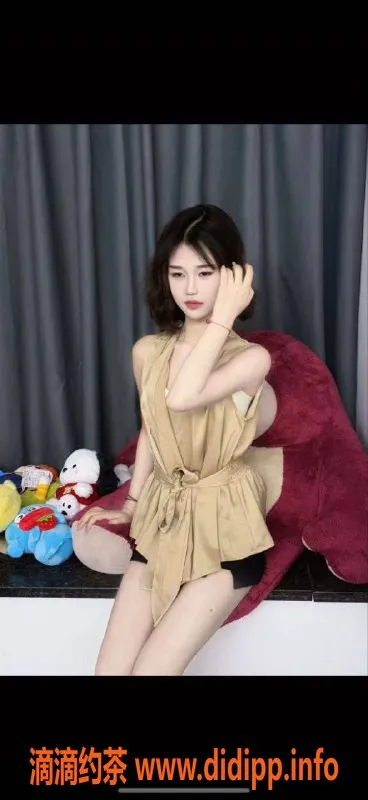 广州楼凤-天河嫩妹小七吖，800元服务等你来体验