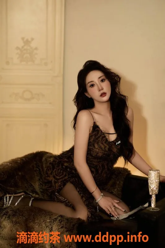 厦门楼凤-厦门思明区雨晴，172高36D，性感诱惑