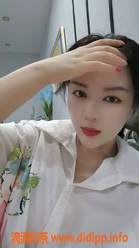 成都楼凤-成华区陈琳，巨乳少妇服务车6P体验