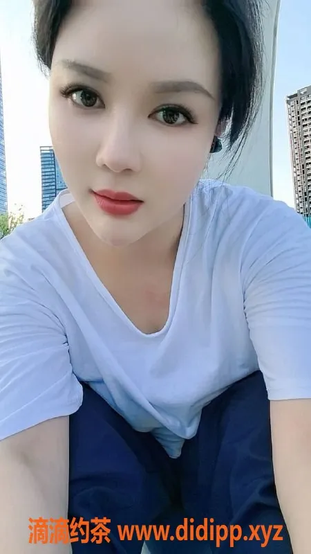 成都楼凤-成华区陈琳，巨乳少妇服务车6P体验