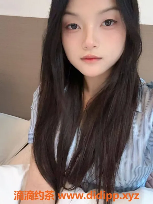 广州楼凤-海珠嫩妹小希，视频验证，高性价比体验！