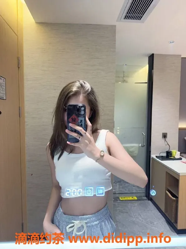 杭州楼凤-上城嫩妹思思，800元畅享舌吻与69互舔服务！