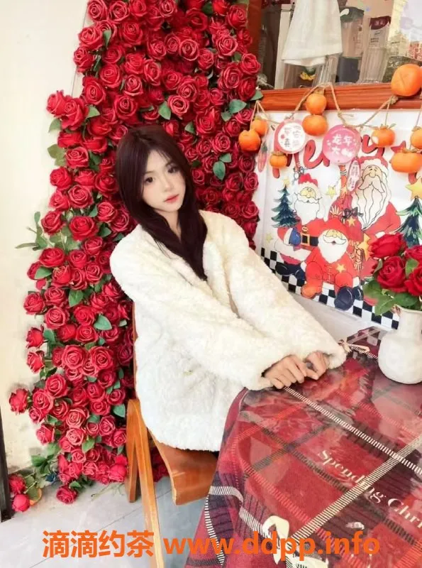 广州楼凤-番禺22岁七七，165cm 50kg 36C，收费优惠