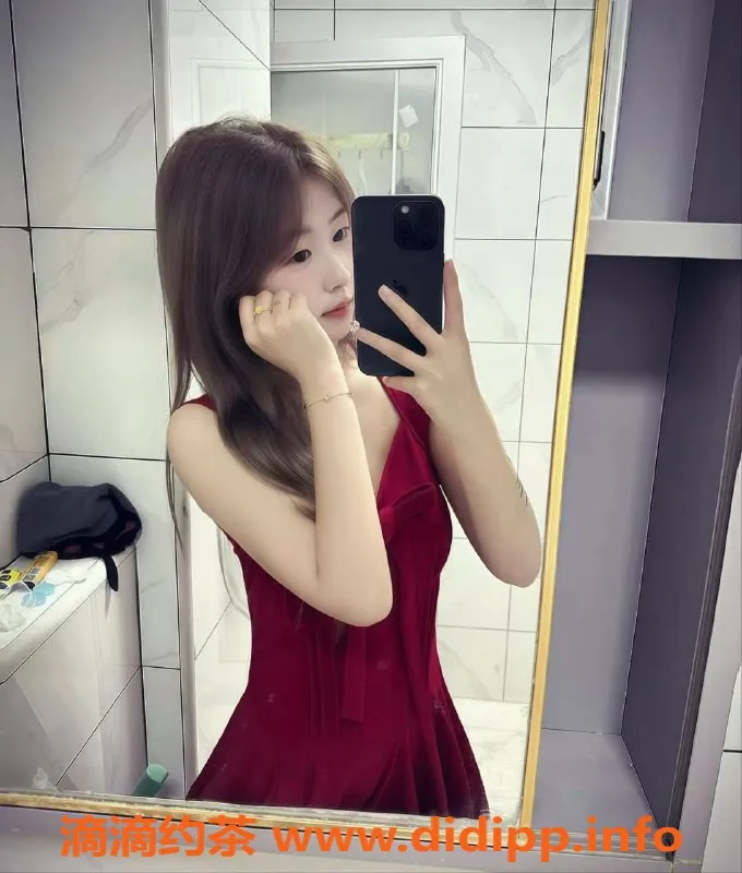 广州楼凤-番禺22岁七七，165cm 50kg 36C，收费优惠