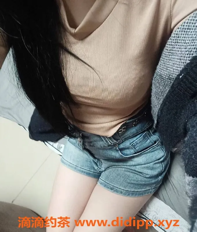 成都楼凤-大丰嫩妹艺艺 18岁身材火辣仅6P