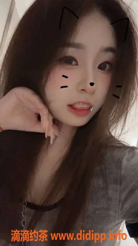 成都楼凤-成华区小雪少妇服务车，态度超好，性价比高！