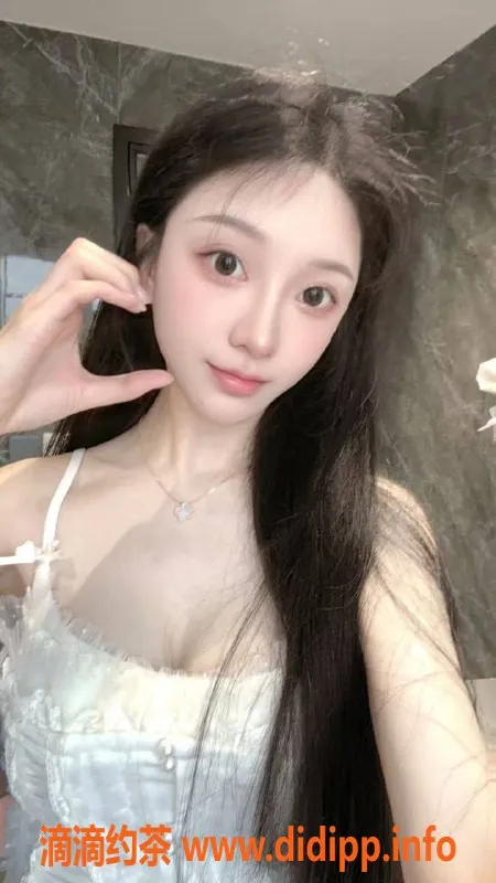 广州楼凤-白云嫩模朵朵，视频验证，服务优质，800元欢迎私聊