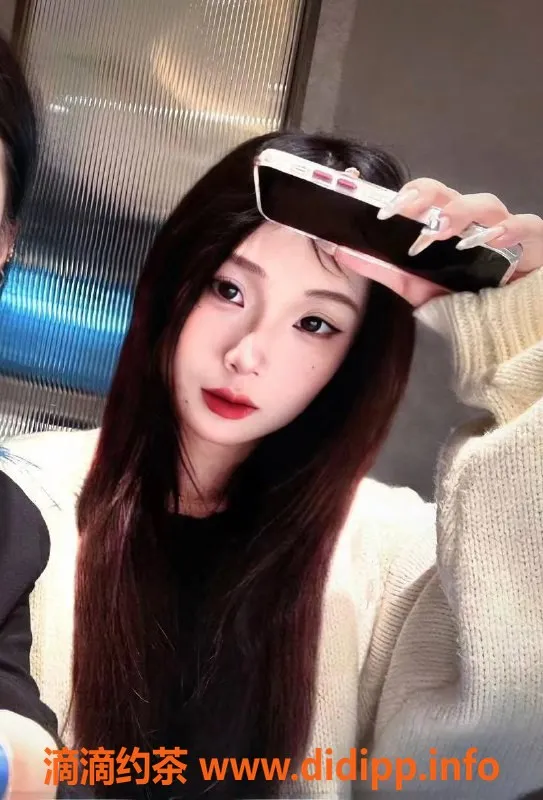 广州楼凤-天河嫩妹小耶，600元私密服务等你来约！