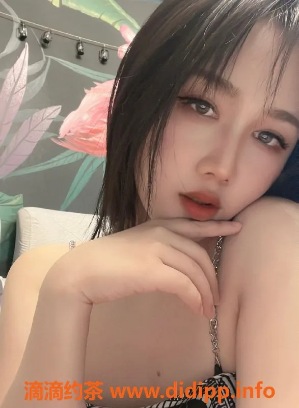 武汉楼凤-武昌区26岁奶斯，160cm高，600元高性价比服务