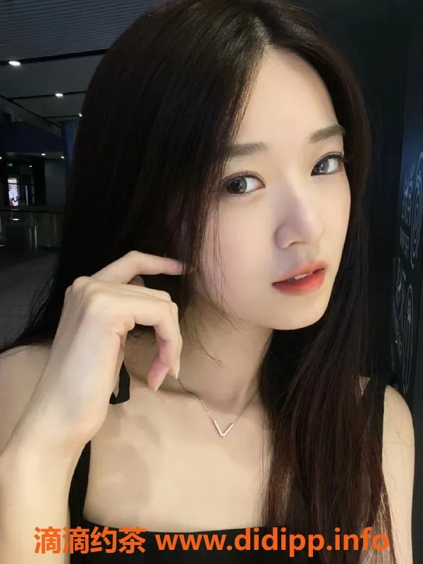 福州楼凤-福州夏菲，少妇服务型，身高164，胸围C