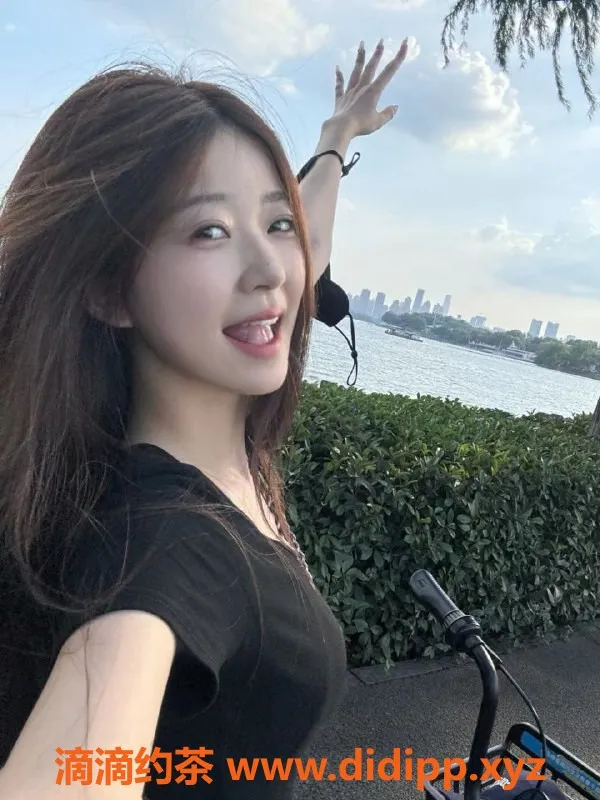 福州楼凤-福州夏菲，少妇服务型，身高164，胸围C