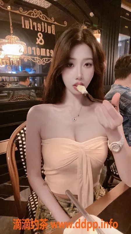 武汉楼凤资源信息,武昌菲菲，165cm C罩杯，700元起服务