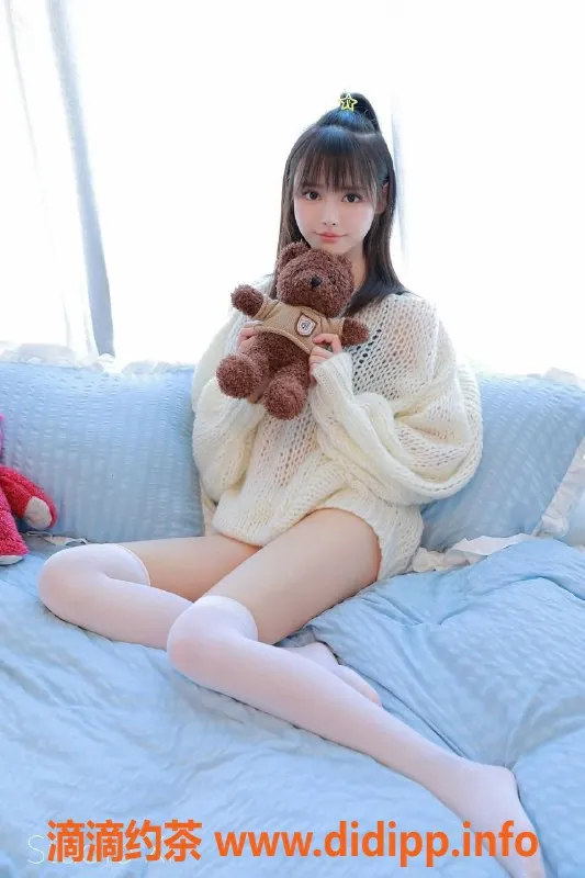 北京楼凤-朝阳三里屯极品白小纯，1500元起上门服务