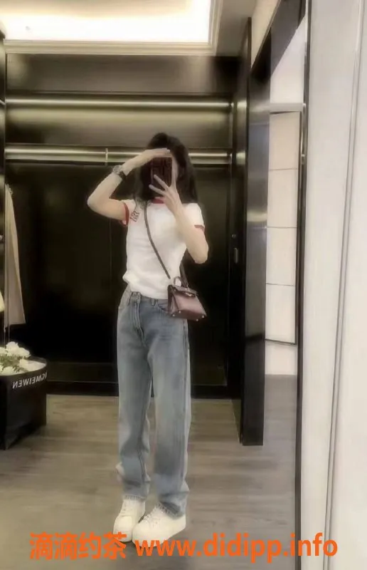 武汉楼凤-徐东嘴巴嘟嘟，服务超值，夜间特惠！