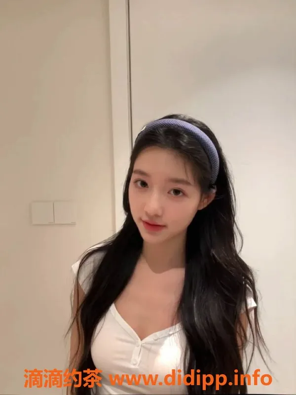 广州楼凤资源信息,广州荔湾诗语，19岁166cm，乳罩36C，600元起服务