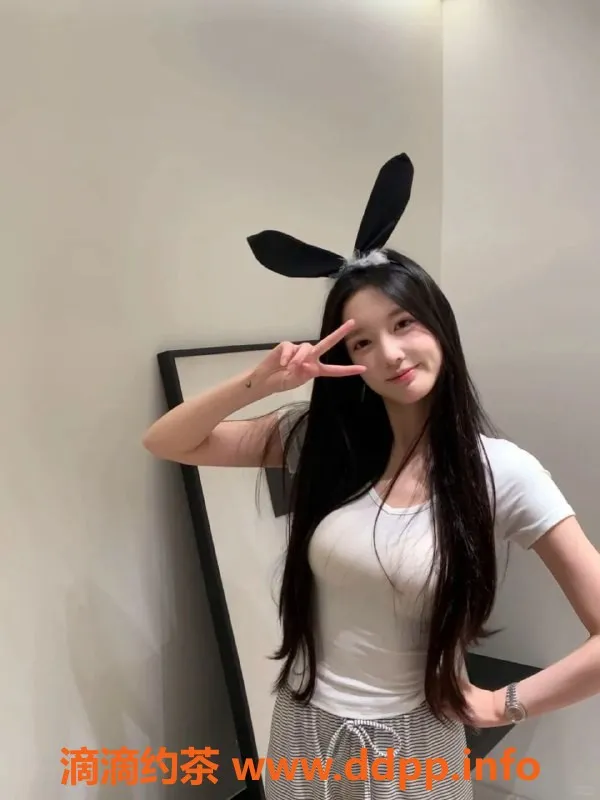 广州楼凤-广州荔湾诗语，19岁166cm，乳罩36C，600元起服务