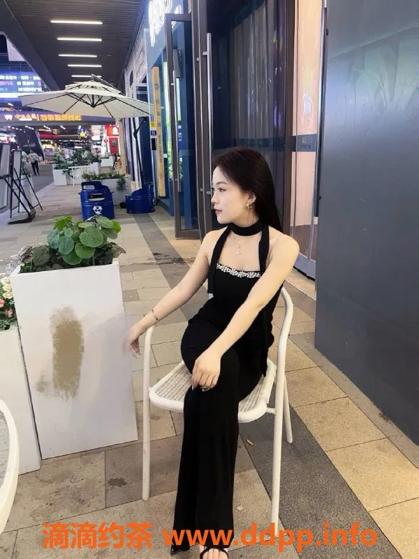 郑州楼凤资源信息,郑州金水区小晴，20岁165cm，48斤陪玩服务