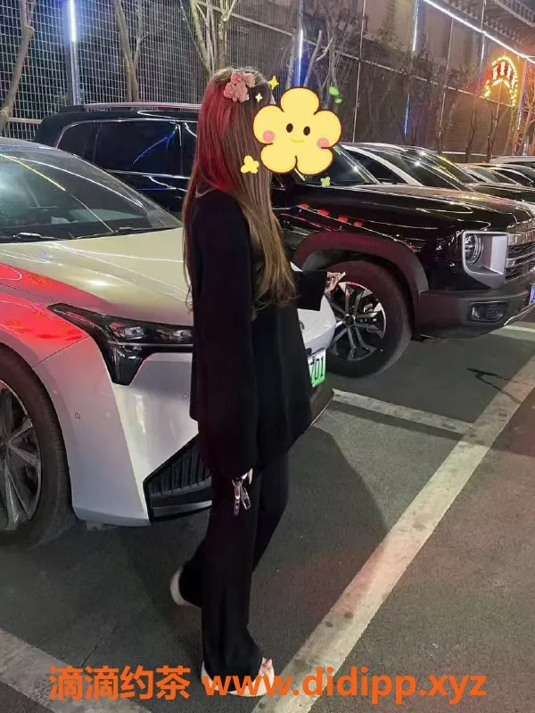 郑州楼凤-郑州金水区肉肉，19岁，162cm，58kg，36C，陪🛁服务