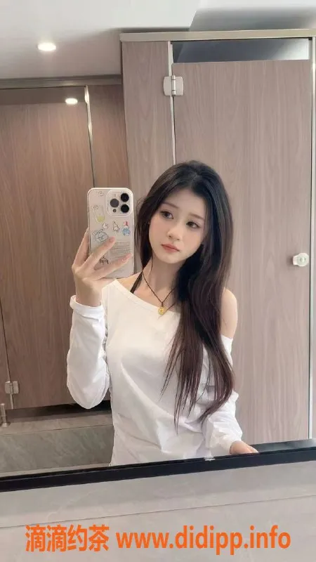 深圳楼凤-深圳20岁快餐服务，165cm 45kg 36C