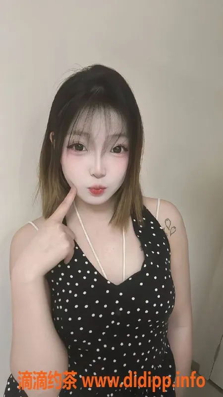 成都楼凤-骡马市18岁小木，165cm，优惠6P，颜值高