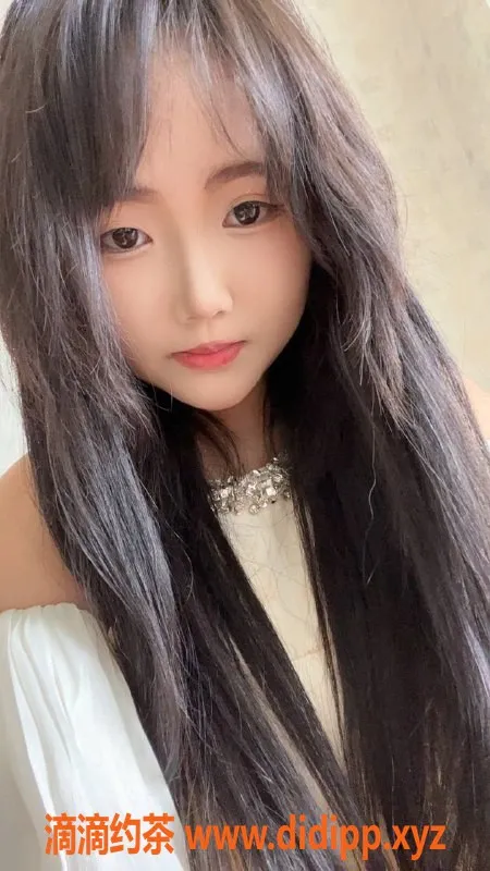 成都楼凤-骡马市点点：18岁微胖嫩妹，巨乳带聊