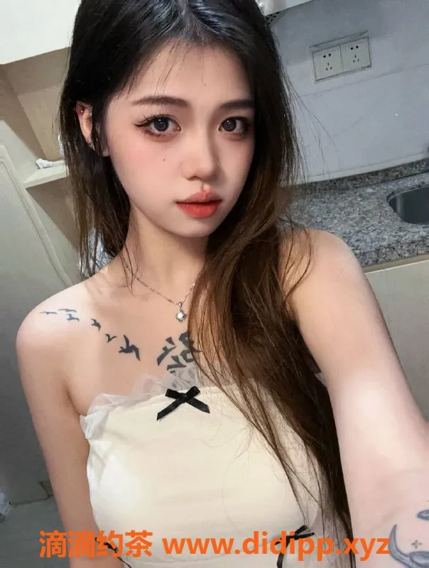 南昌楼凤-东湖呆呆，19岁，160cm，43kg，调情服务